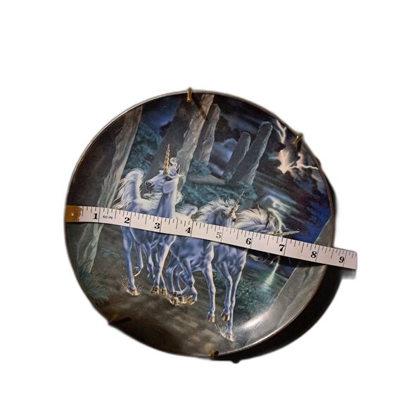 Franklin Mint Ltd Edition Royal Doulton Bone China "Power of the Unicorns" Plate - Picture 6 of 7